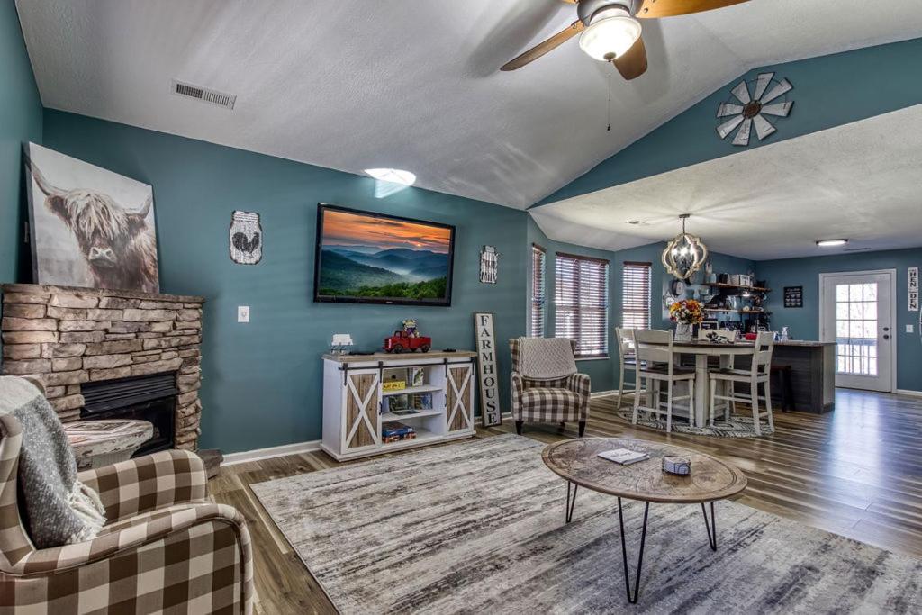 The Mason Jar, Hot Tub, Wifi, 1089 Free Tickets Each Paid Day, Dollywood And More! Pigeon Forge Eksteriør bilde