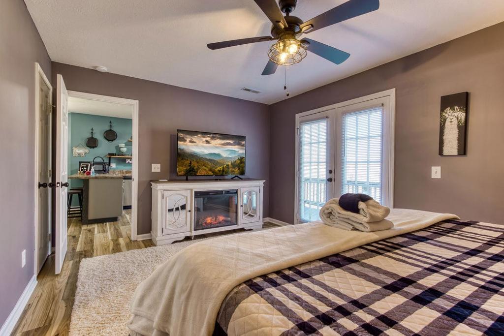The Mason Jar, Hot Tub, Wifi, 1089 Free Tickets Each Paid Day, Dollywood And More! Pigeon Forge Eksteriør bilde