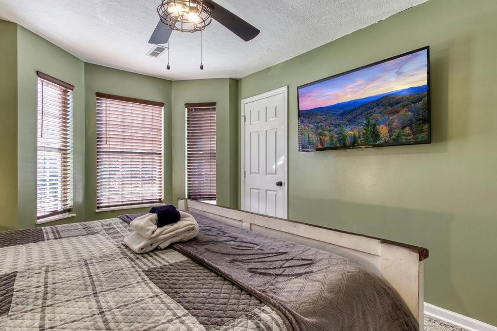 The Mason Jar, Hot Tub, Wifi, 1089 Free Tickets Each Paid Day, Dollywood And More! Pigeon Forge Eksteriør bilde