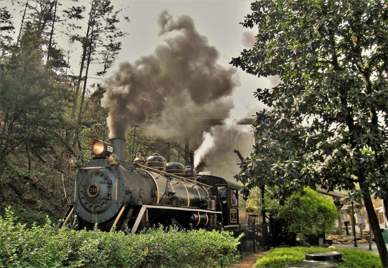 The Mason Jar, Hot Tub, Wifi, 1089 Free Tickets Each Paid Day, Dollywood And More! Pigeon Forge Eksteriør bilde