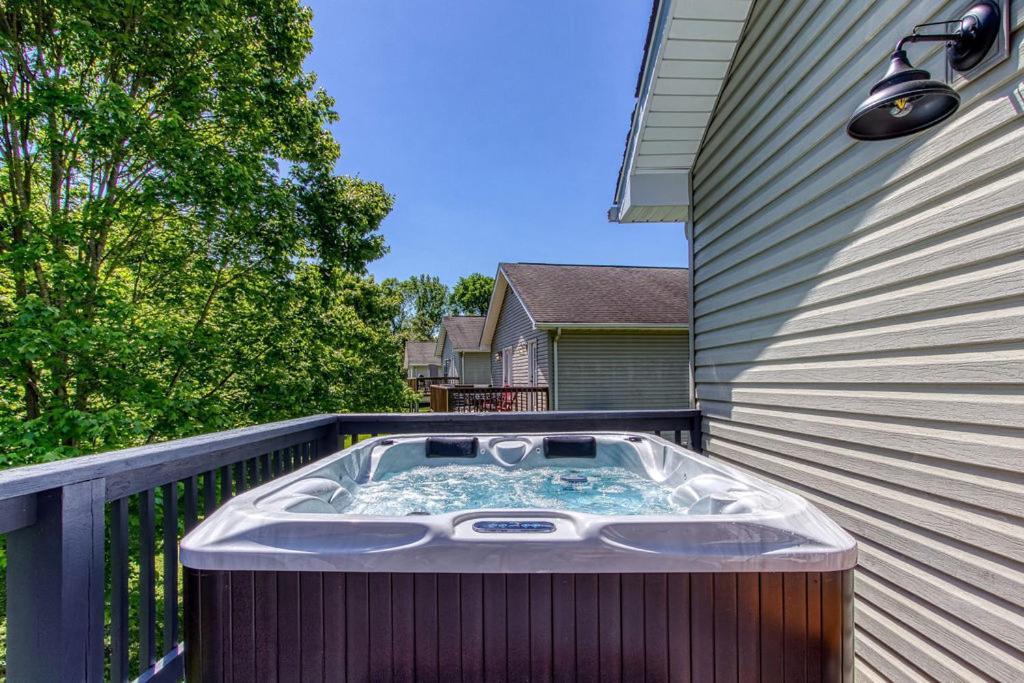 The Mason Jar, Hot Tub, Wifi, 1089 Free Tickets Each Paid Day, Dollywood And More! Pigeon Forge Eksteriør bilde